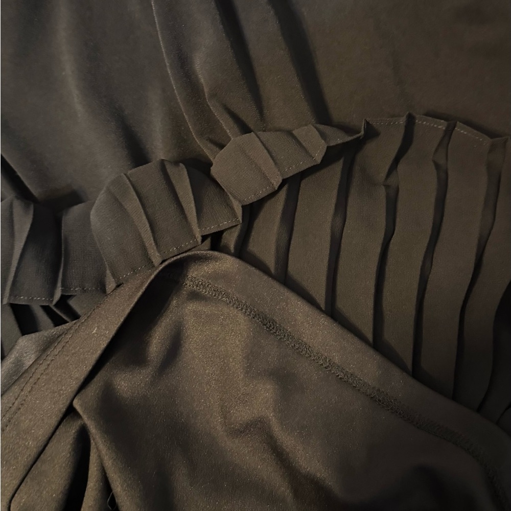 Calvin Klein Black Pleated Dress size 4 - Picture 9 of 9